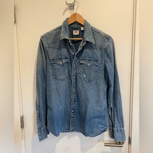 Levi’s Men’s Wester Denim Shirt
